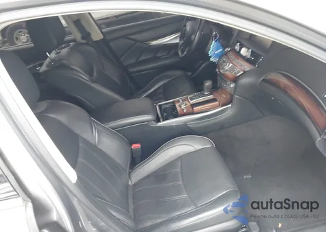 2015 Infiniti Q70L 5.6X z USA, uszkodzony, nr VIN JN1AY1PR7FM180072